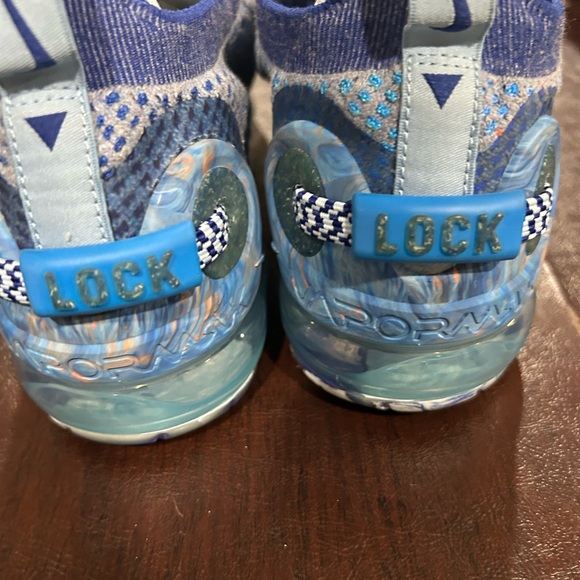 Nike men’s Sneakers in Blue and Gray. Fly knit! - Picture 3 of 9